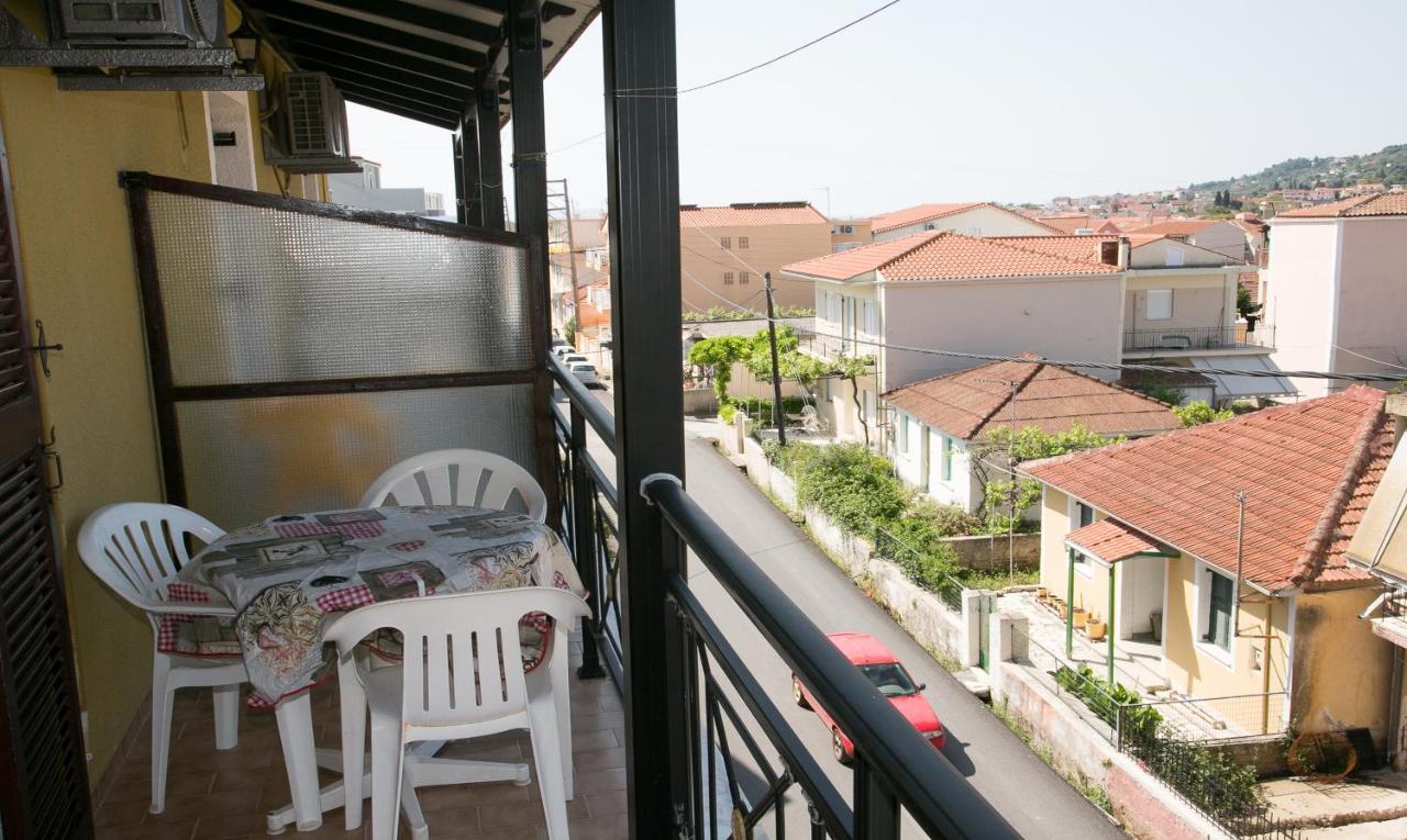 Petania Hotel & Apartments Ликсури Экстерьер фото