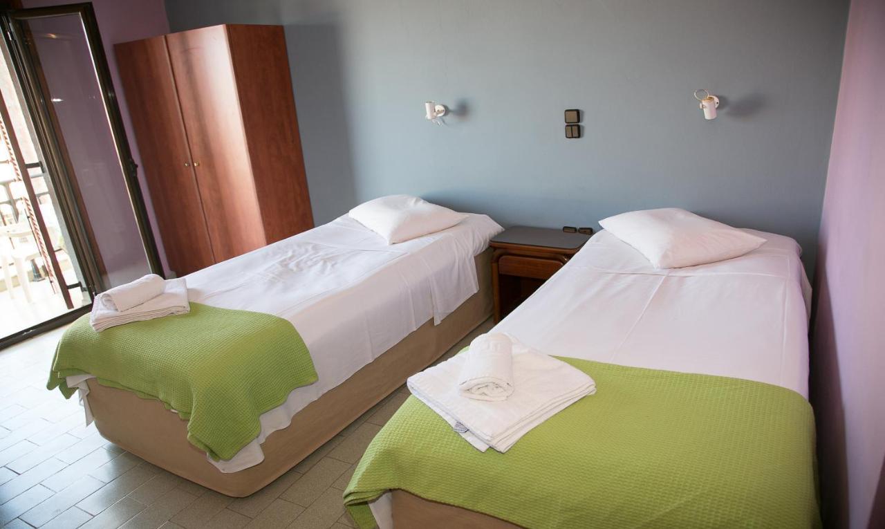 Petania Hotel & Apartments Ликсури Экстерьер фото