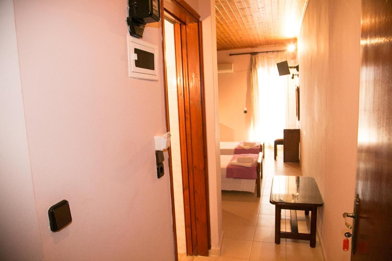 Petania Hotel & Apartments Ликсури Экстерьер фото